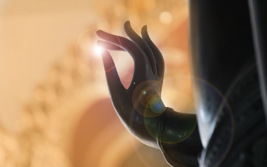Cours de yoga proposé par Anand Sharabi durant le confinement 1